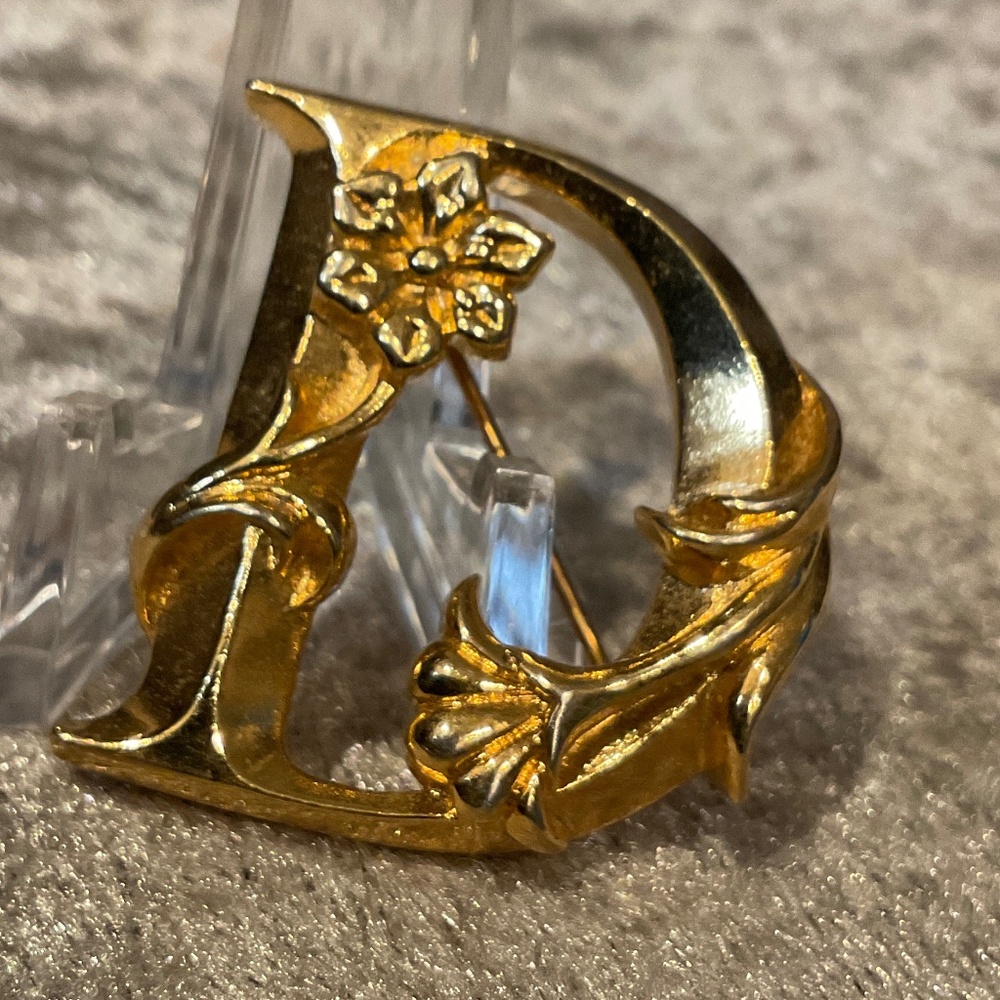 Vintage Gold Tone Monogram Initial "D" with Flowers Pin